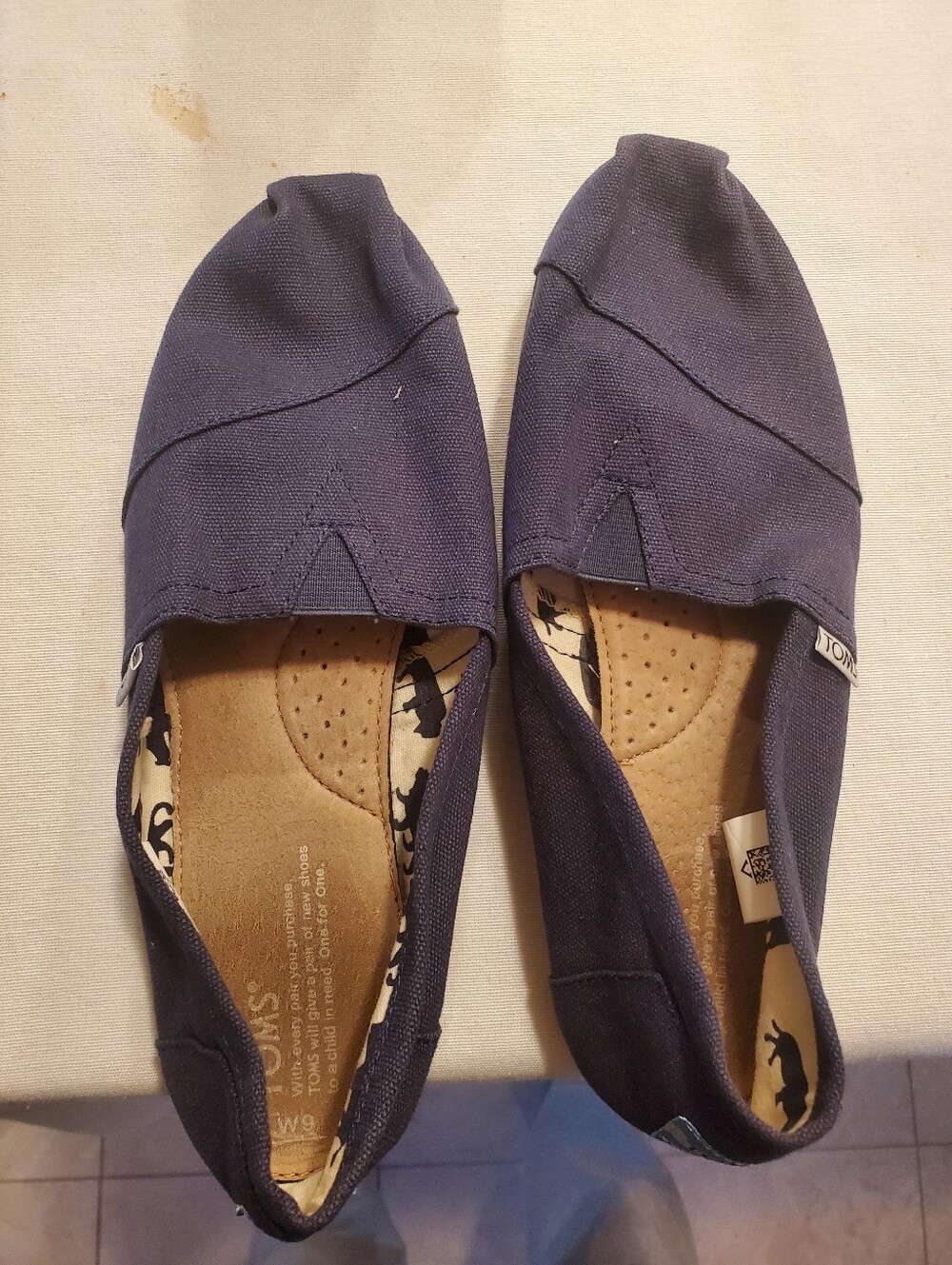 Navy blue women's toms